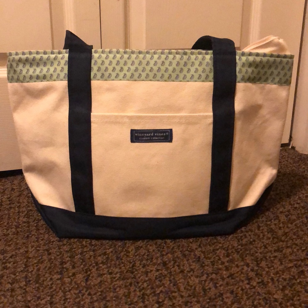 🌞 Vineyard vines tote